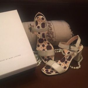 Marc Jacobs Cream Colored Heel Sandal. Size 8 (38)